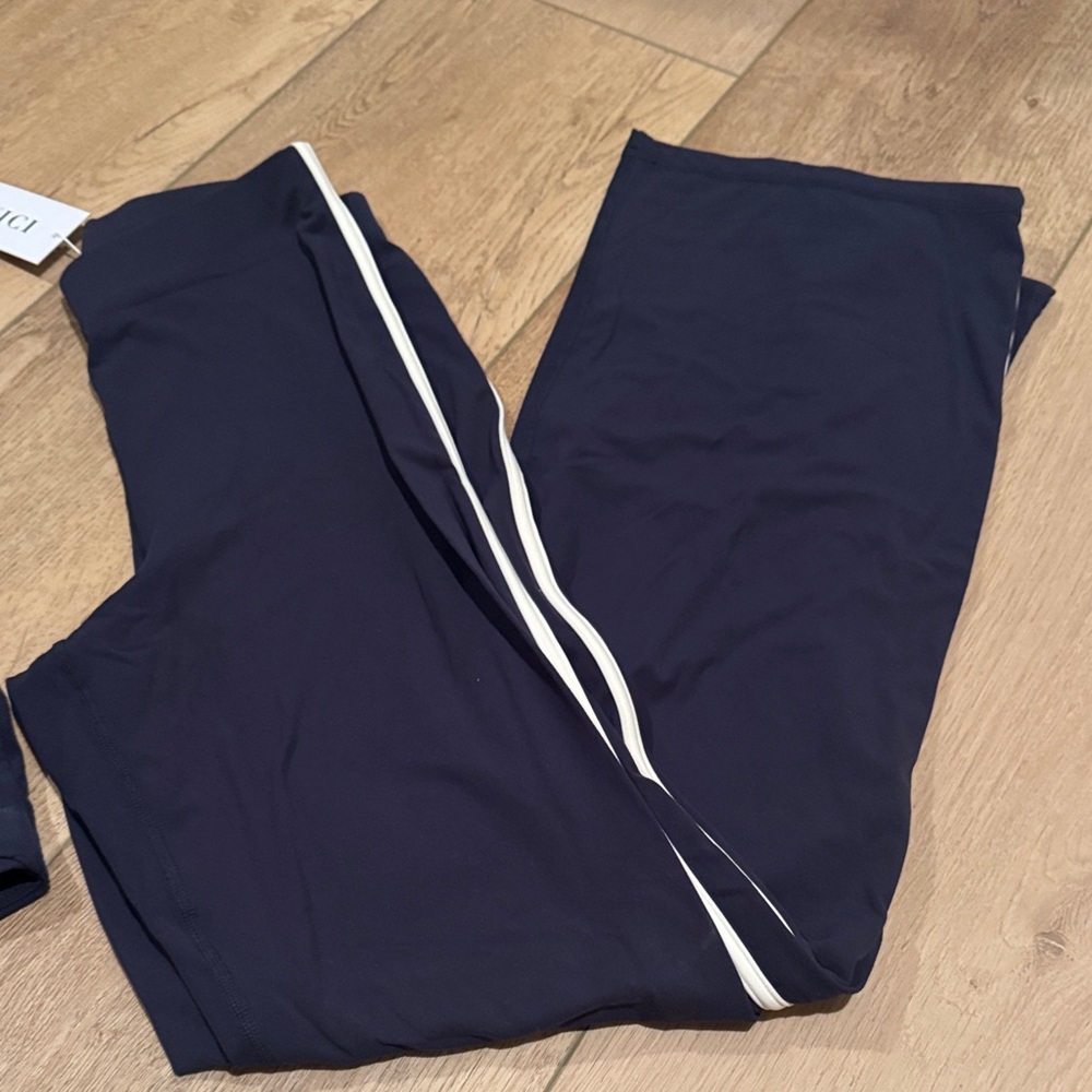 Vici Dark Blue Sports Set with White Accents - Picture 4 of 4